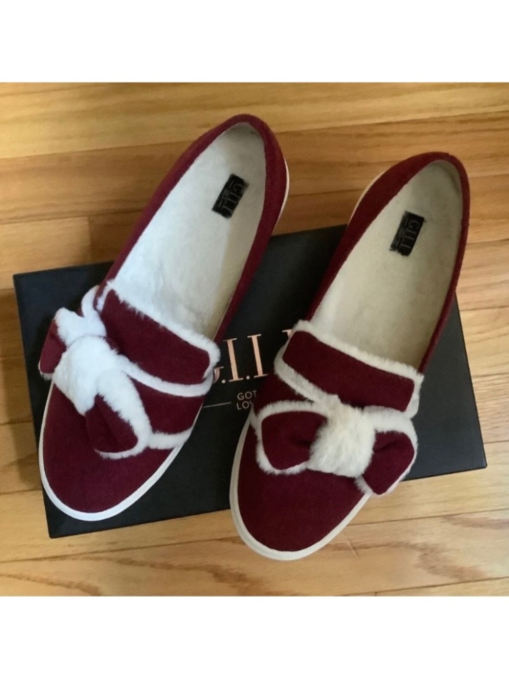 G.I.L.I. Faux Fur Trimmed Slip-On Loafers Sneakers Burgundy SZ 9.5